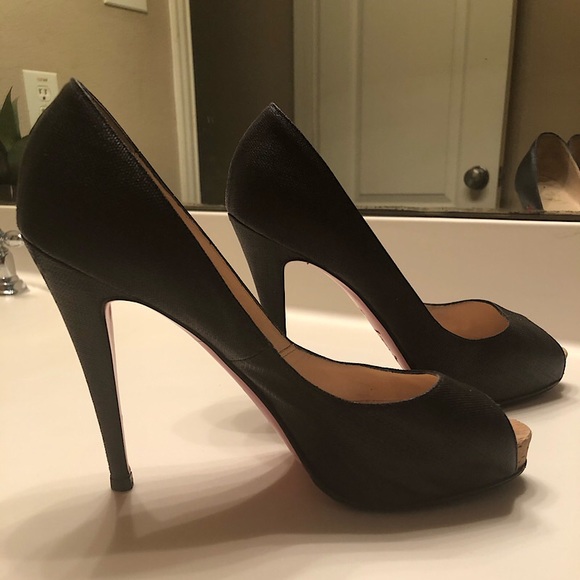 SOLD ⛔️ Christian Louboutin Peep Toe Heels - Picture 3 of 9